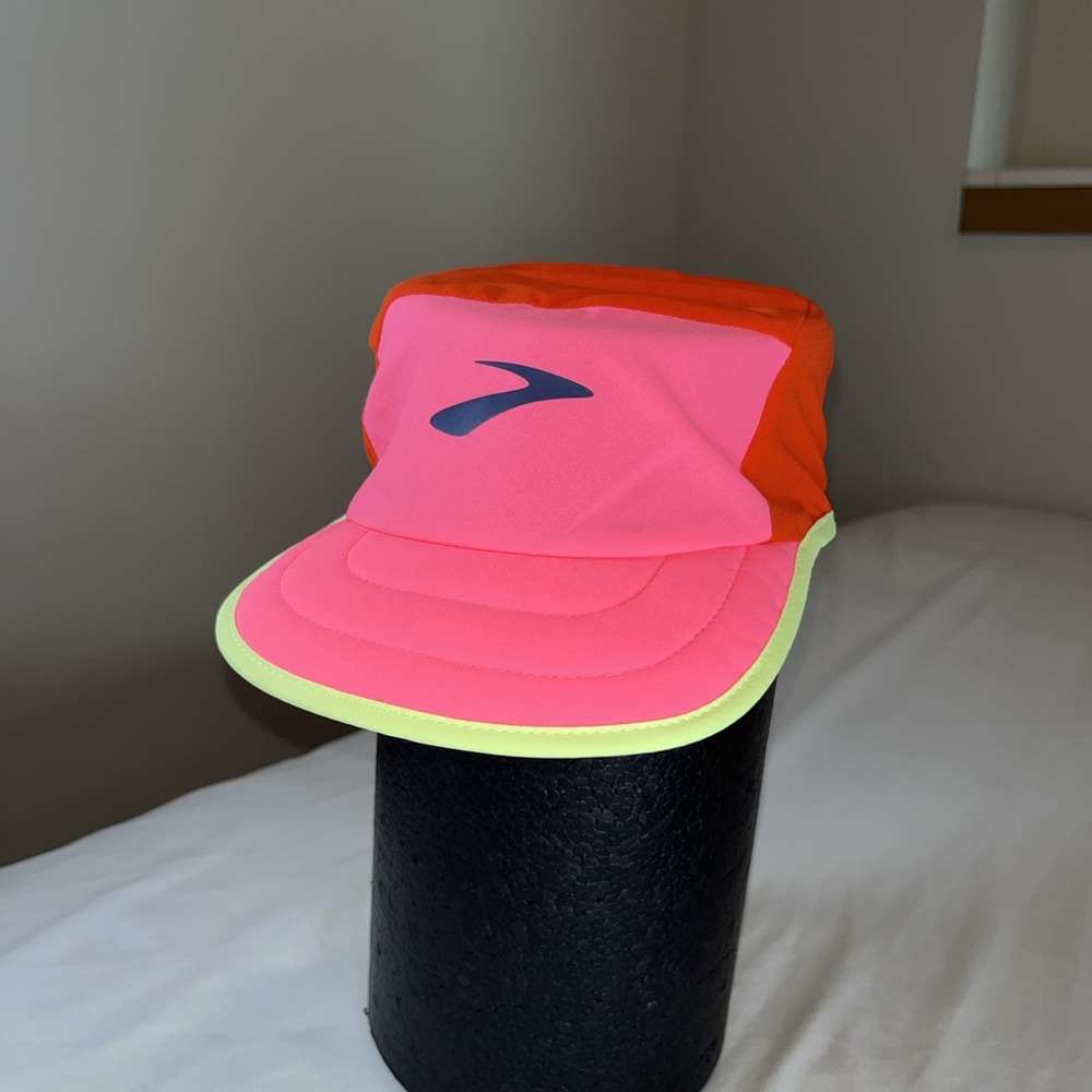 Brooks Running Lightweight Packable Hat Adjustable Cap Red Neon Pink‎